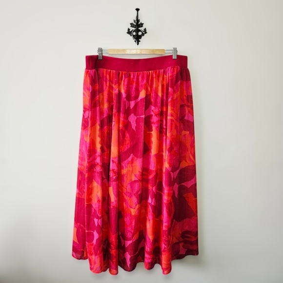 Torrid Maxi Chiffon Floral Skirt Size 2X Undershort Pink EUC - Picture 3 of 5
